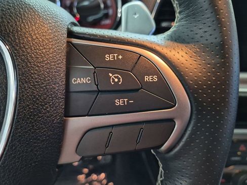Used 2017 Dodge Challenger SRT Hellcat RWD image 24