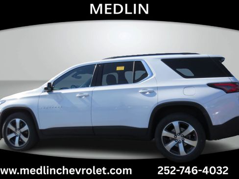 Used 2023 Chevrolet Traverse LT w/ LT Premium Package AWD/4WD image 6