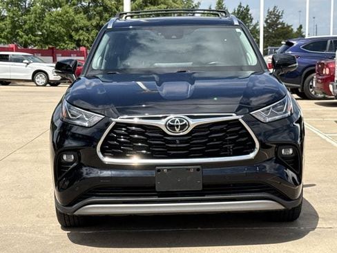 Used 2024 Toyota Highlander Platinum AWD/4WD image 8