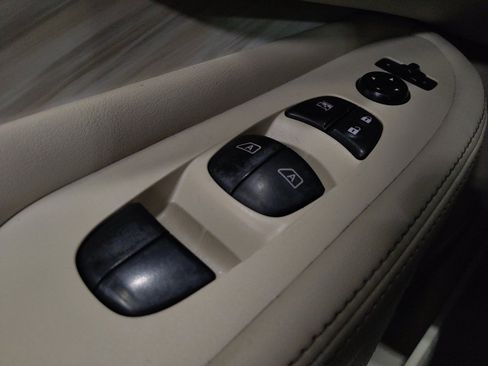 Used 2016 Nissan Murano SV FWD image 27