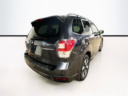 Used 2018 Subaru Forester 2.5i Premium image 7