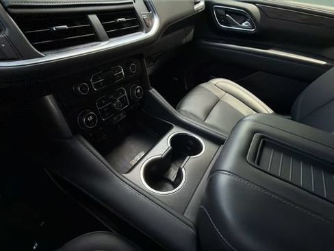 Used 2024 Chevrolet Tahoe Z71 w/ Luxury Package AWD/4WD image 14