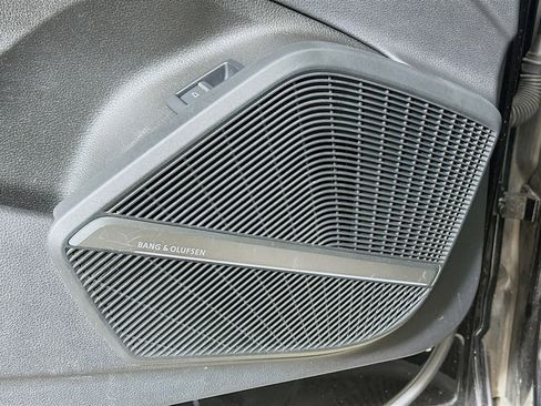 Used 2018 Audi Q5 2.0T Premium Plus w/ Premium Plus Package image 19