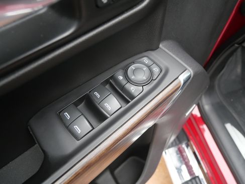 Used 2019 Chevrolet Silverado 1500 High Country image 16