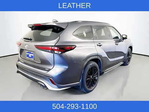 Used 2024 Toyota Highlander Limited image 5