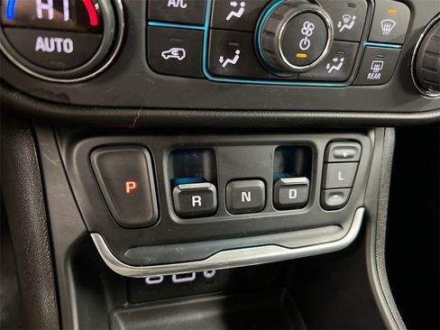 Used 2021 GMC Terrain SLE w/ Driver Convenience Package image 17