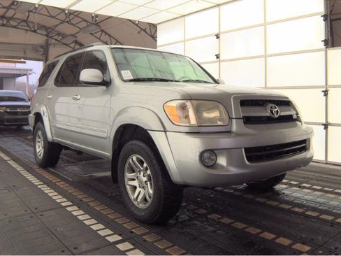Used 2007 Toyota Sequoia SR5 image 4