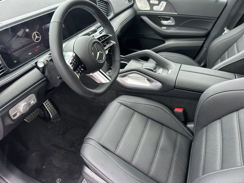 New 2026 Mercedes-Benz GLS 450 4MATIC image 10