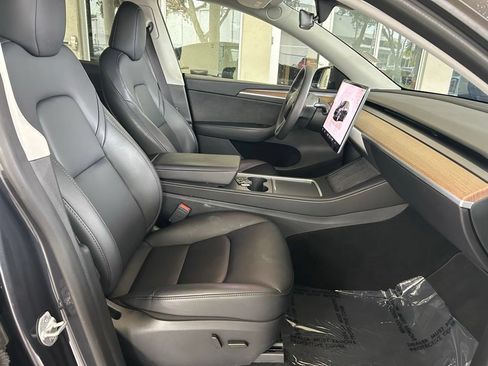 Used 2024 Tesla Model Y Long Range RWD image 21