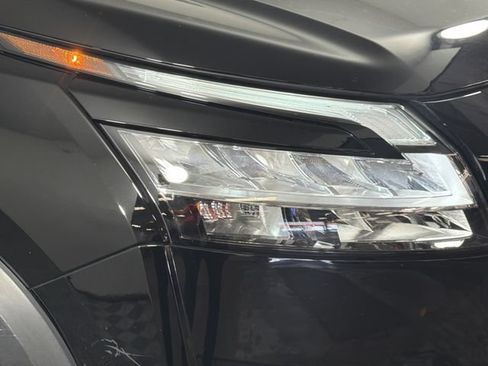 Used 2023 Nissan Pathfinder SL w/ Lighting Package (N92) FWD image 25