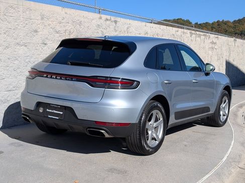 Certified 2020 Porsche Macan image 7