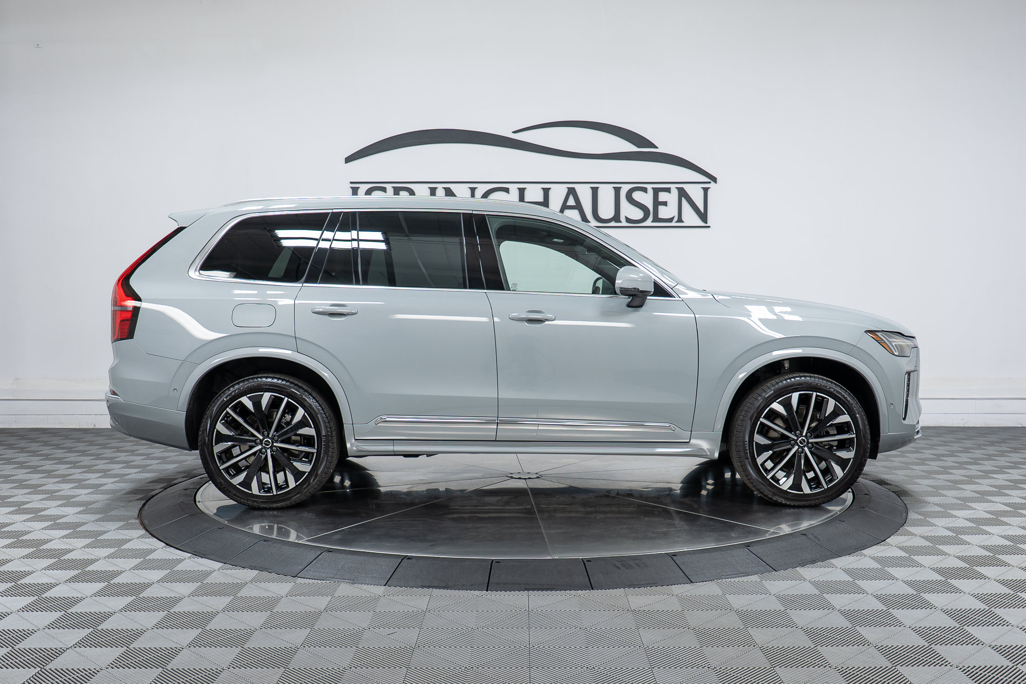 New 2026 Volvo XC90 T8 Plus w/ Protection Package Premier AWD/4WD image 4