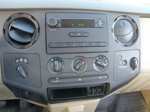 Used 2009 Ford F250 XL image 10