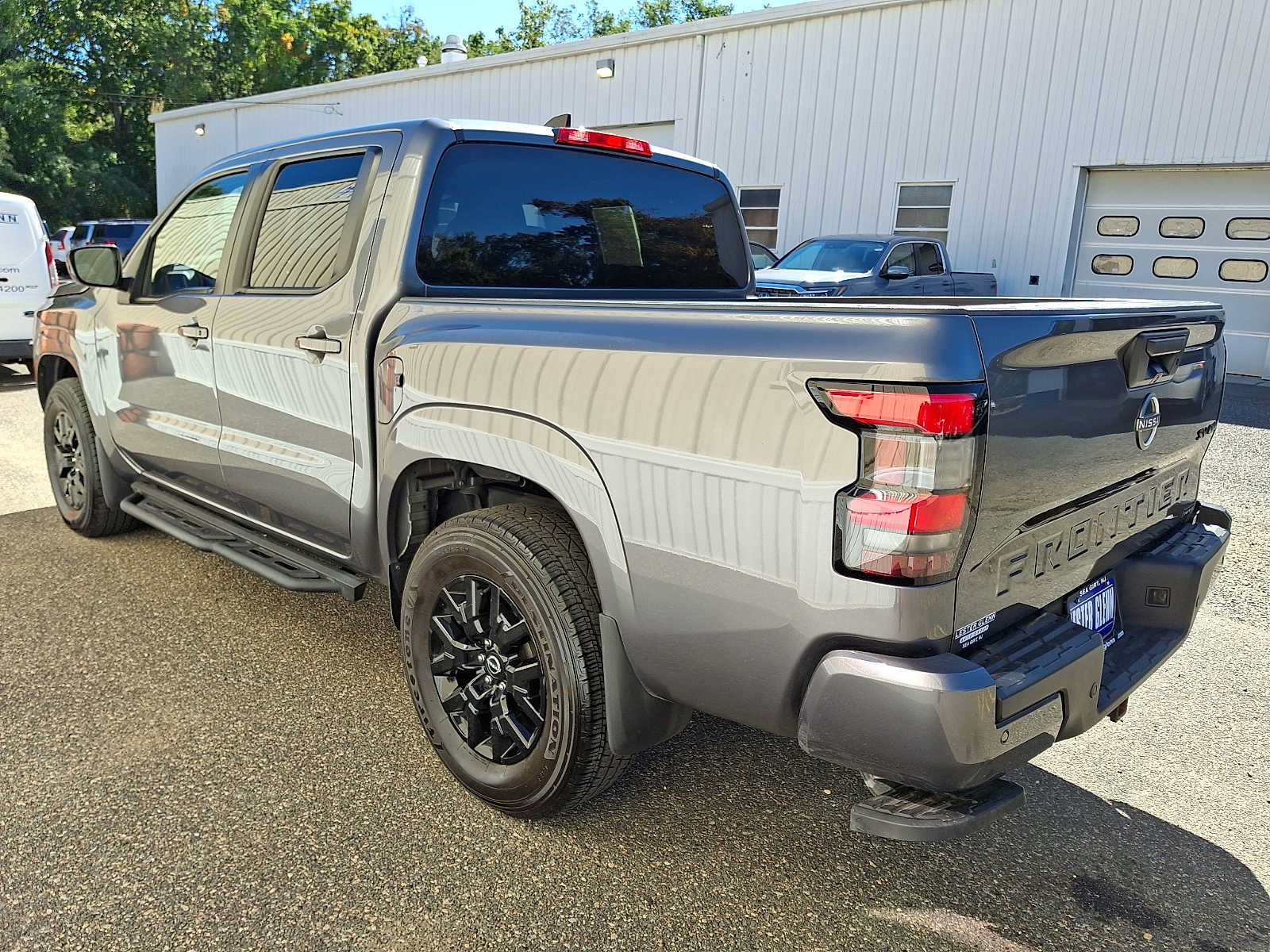Used 2023 Nissan Frontier SV w/ Midnight Edition Package AWD/4WD image 4