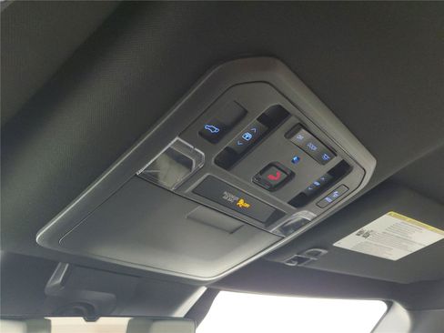 Used 2023 Toyota Sequoia Capstone AWD/4WD image 33