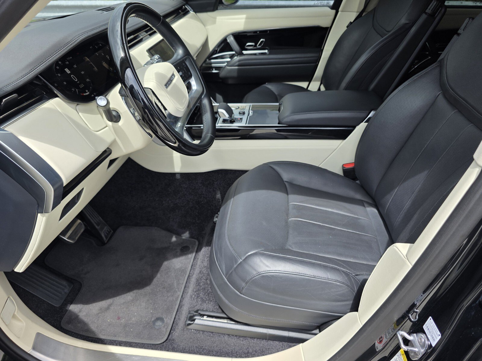Used 2023 Land Rover Range Rover SE AWD/4WD image 10