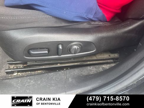 Used 2018 Chevrolet Malibu LT FWD image 16