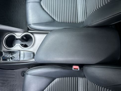 Used 2024 Toyota Camry SE FWD image 18