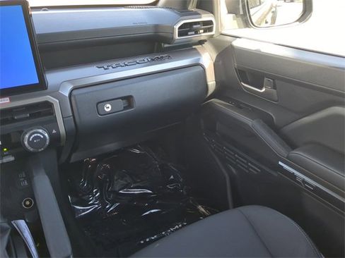 Certified 2026 Toyota Tacoma TRD Off-Road image 17