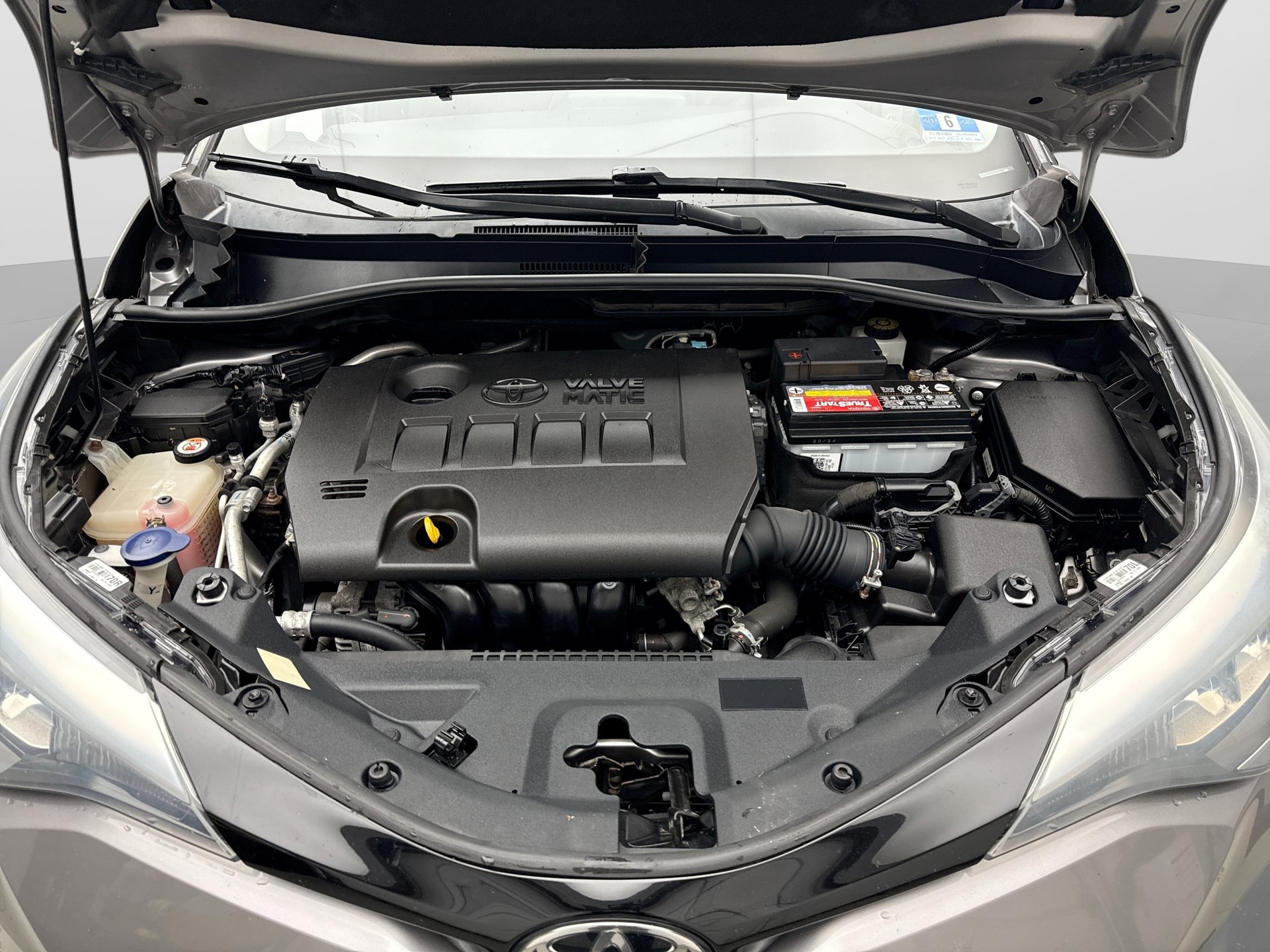 Used 2020 Toyota C-HR LE FWD image 23