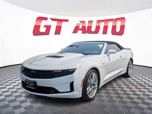 Used 2021 Chevrolet Camaro LT w/ Technology Package RWD image 2