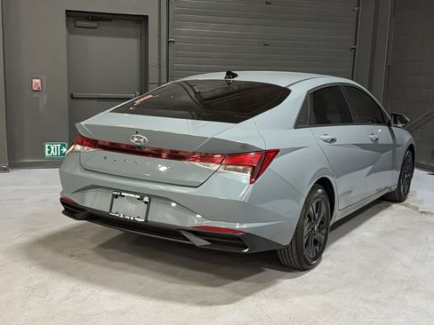 Used 2023 Hyundai Elantra SEL w/ Cargo Package FWD image 3