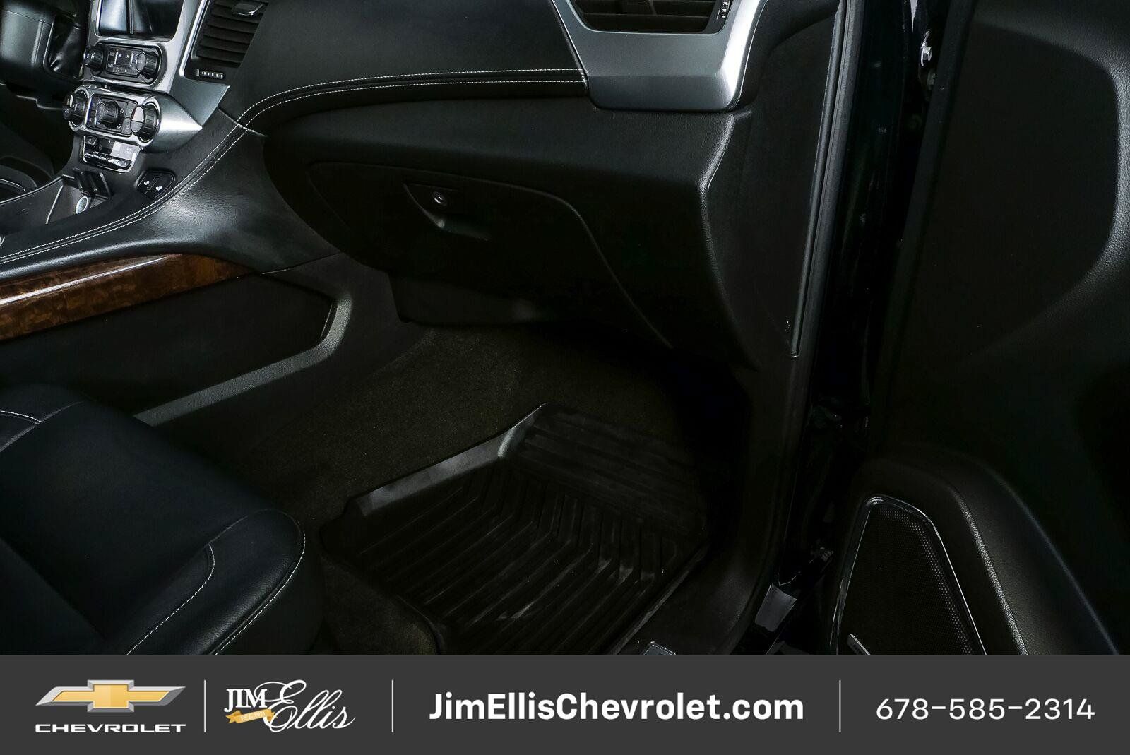 Used 2018 Chevrolet Suburban LT w/ LT Signature Package RWD image 26