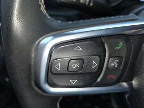 Used 2023 Jeep Gladiator Overland AWD/4WD image 13
