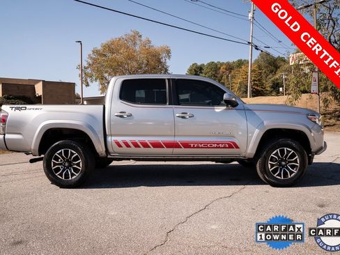 Used 2022 Toyota Tacoma TRD Sport w/ Technology Package image 9