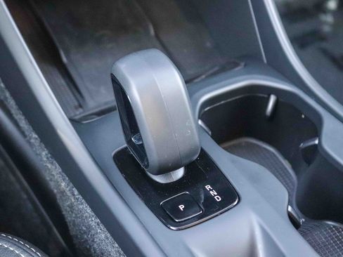 Used 2026 Volvo XC40 B4 Core FWD image 25