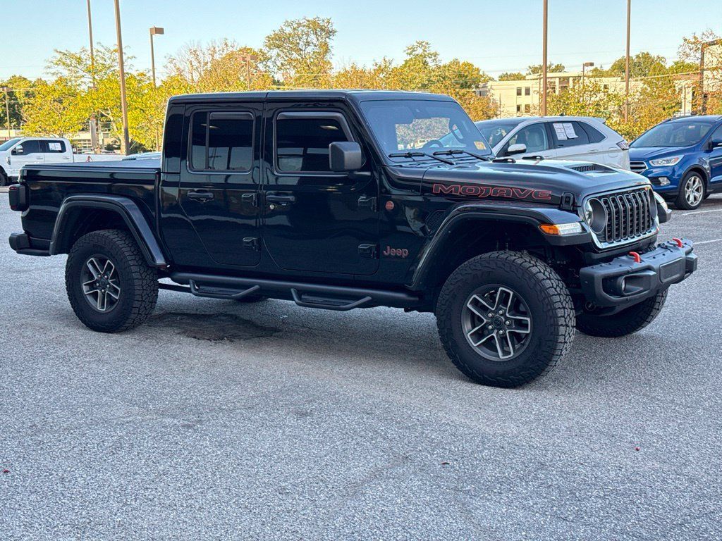 Used 2025 Jeep Gladiator Mojave AWD/4WD image 15
