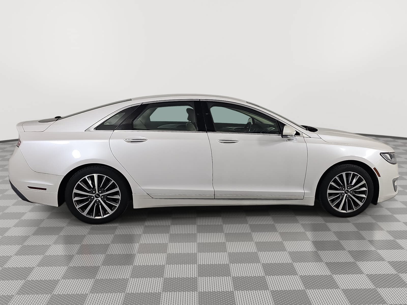 Used 2019 Lincoln MKZ Premiere FWD image 9