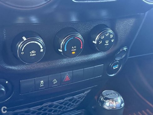 Used 2017 Jeep Wrangler Sport w/ Quick Order Package 24S AWD/4WD image 26