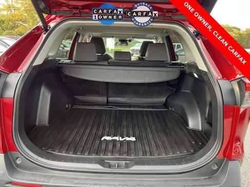 Used 2022 Toyota RAV4 XLE image 9