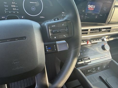 Used 2025 Hyundai Santa Fe Calligraphy image 24