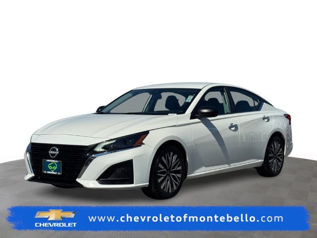 Used 2025 Nissan Altima 2.5 SV FWD image 1