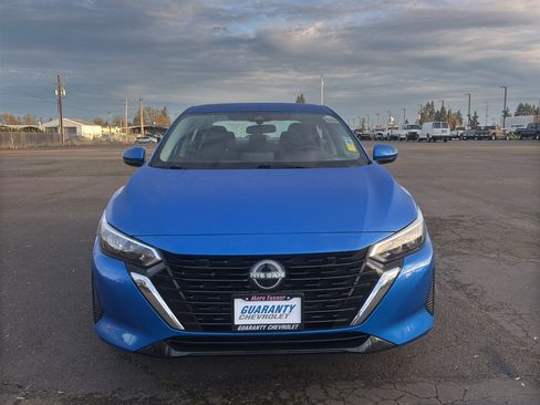 Used 2024 Nissan Sentra SV FWD image 2