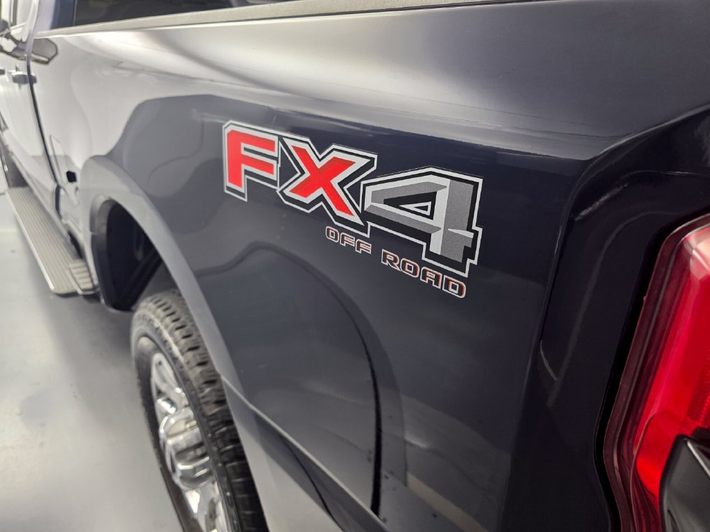 Used 2025 Ford F350 Lariat w/ Lariat Ultimate Package AWD/4WD image 16