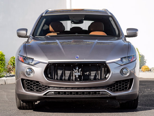 Used 2017 Maserati Levante AWD/4WD image 3