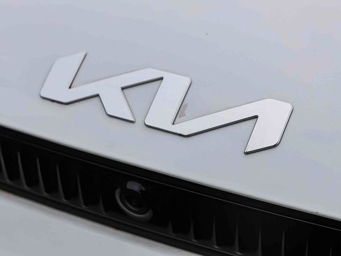 Certified 2024 Kia EV6 Wind w/ Wind Technology Package AWD/4WD image 27