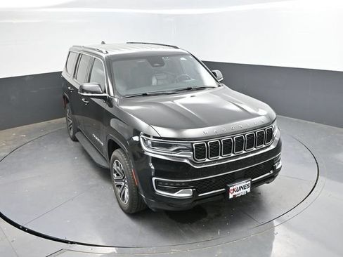 Used 2024 Jeep Wagoneer Series II AWD/4WD image 37