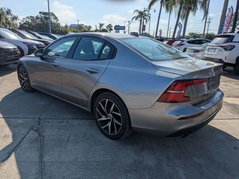 Used 2019 Volvo S60 T6 Momentum w/ Multimedia Package AWD/4WD image 6