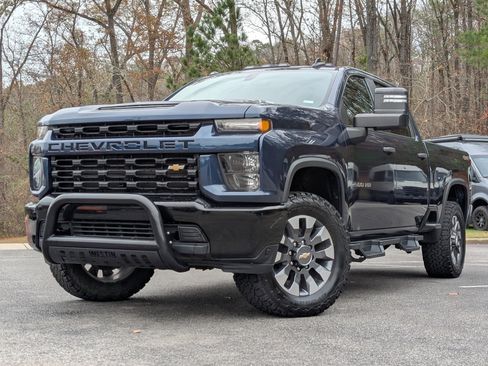 Used 2021 Chevrolet Silverado 2500 Custom w/ Custom Value Package image 4