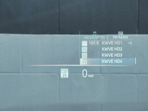 New 2026 BMW i5 eDrive40 w/ Premium Package image 8