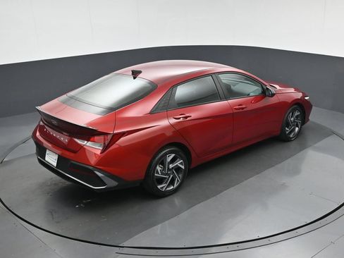 Used 2025 Hyundai Elantra Sport FWD image 58