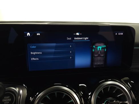 Used 2024 Mercedes-Benz GLB 250 4MATIC image 28
