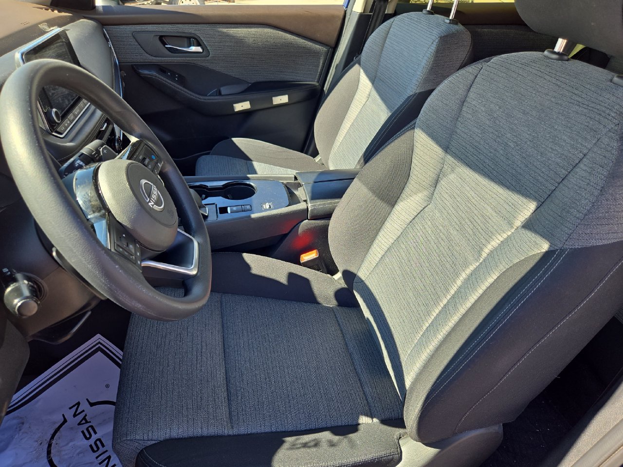Used 2023 Nissan Rogue SV FWD image 20