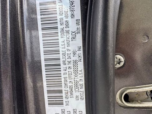 Used 2017 RAM 1500 Express w/ Express Value Package RWD image 9