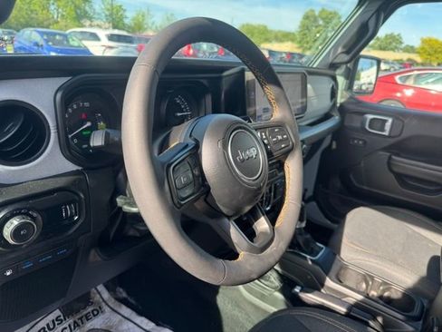Used 2024 Jeep Wrangler Unlimited w/ Convenience Group AWD/4WD image 14