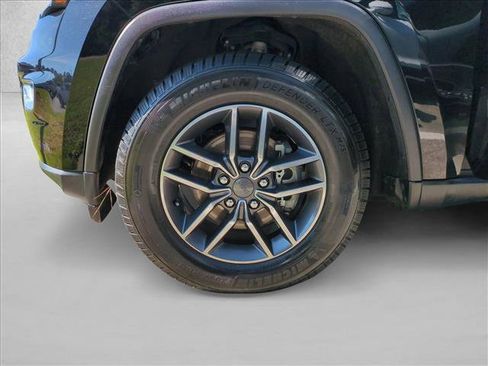 Used 2019 Jeep Grand Cherokee Limited w/ Luxury Group II image 29